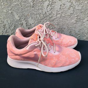 Nike Roshe Coral Pink size 10 EUC